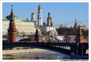 18 февраля 2015. Над Кремлем безоблачное небо